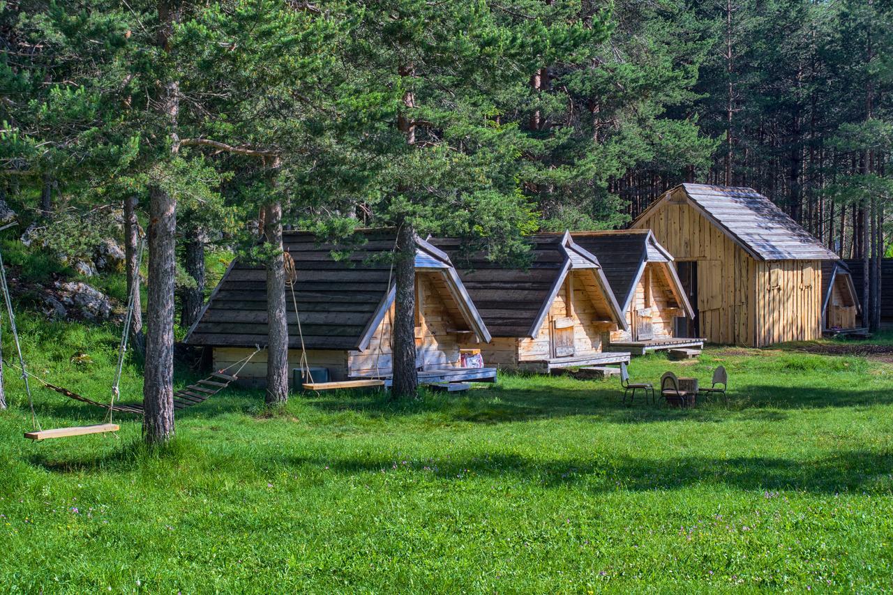 Eco Camp Chalets Pod Gorom Жабляк Екстер'єр фото
